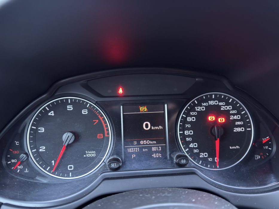 Vand Audi Q5 S-line model 2012 - 2.0 Benzina 211 CP ~180000 km