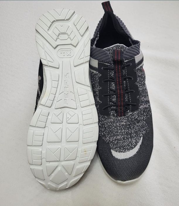 Pantofi noi cu vârf metalic 39