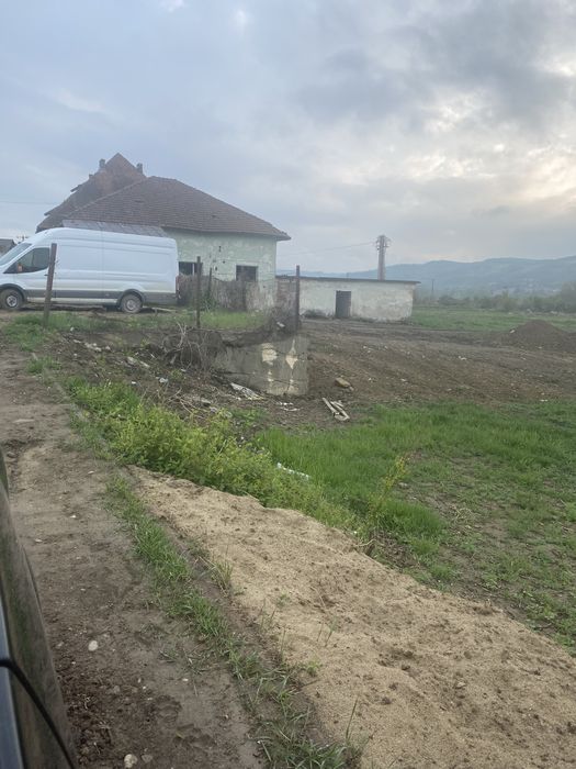 Teren Intravilan 640 mp, cu Utilități la Stradă