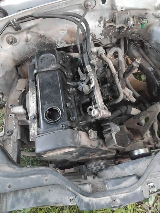Pentru fier vechi caroseria și  piese alternator etc