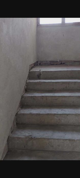 Продава етаж от къща