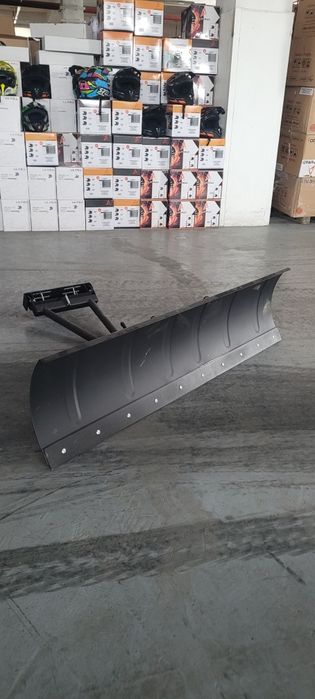 Lama pentru zapada cu sistem de fixare cam pentru orice vehicul