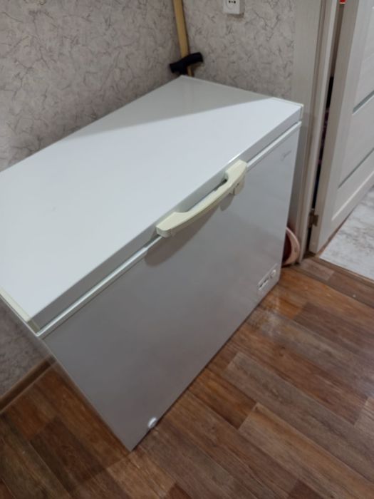 Продам морозильную камеру