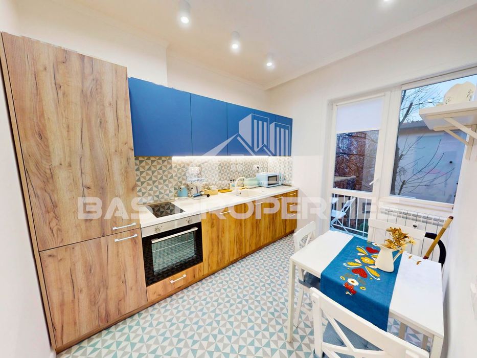 Продава се Многостаен апартамент в София, Център - 111 кв.м за 2642 €/кв.м - Снимка #3