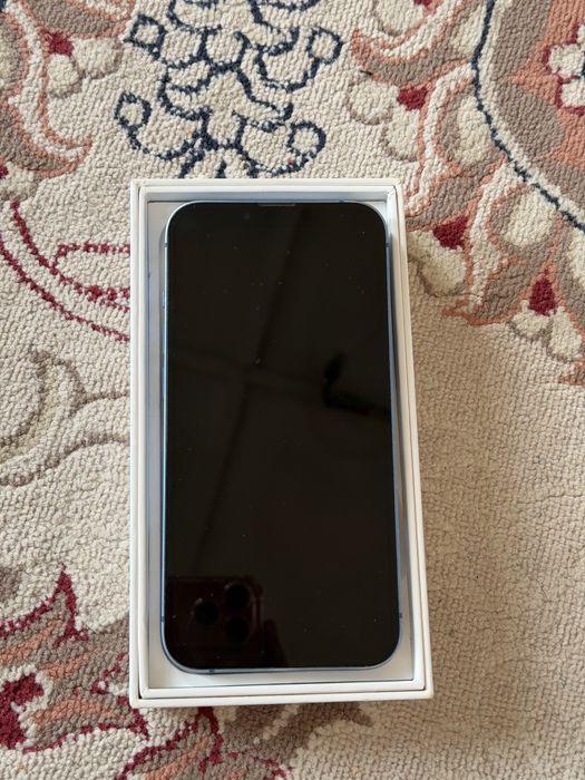 Айфон 13  каропкасымен