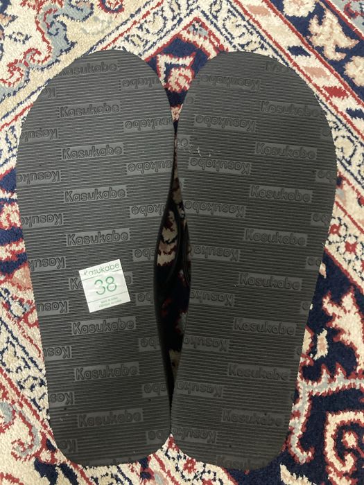 Чёрные тапочки , 38 размера.