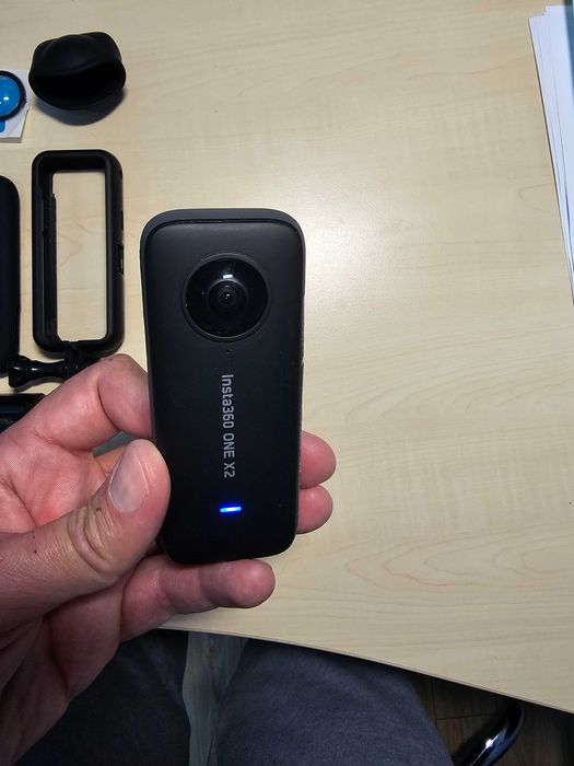 Camera Insta360 X2 aproape noua+ accesorii-Folosita ocazional