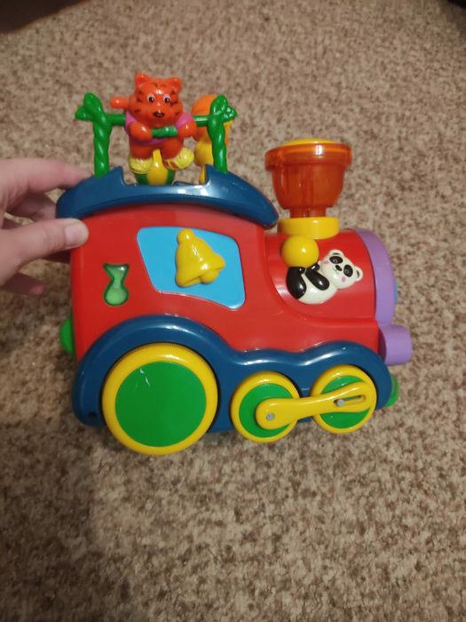 Продам музыкальный паровозик