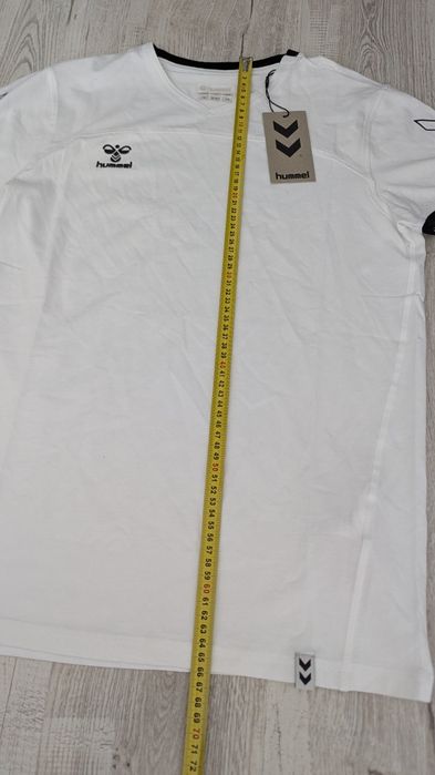 Tricou nou sport mărimea S firma Hummel