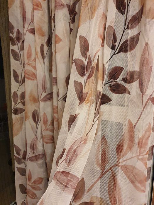 Чисто ново прозрачно перде