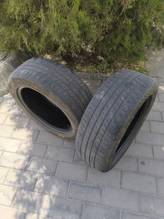 Продам  б/у шины в хорошем состоянии.12тыс.за пару