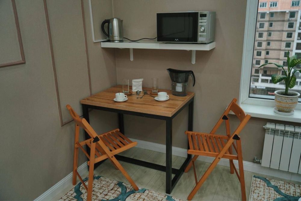 Кровать, матрас, стол