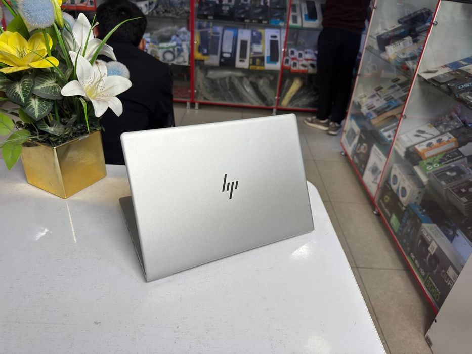 HP elitebook ryzen 7 pro 3750U 8/256SSD sensorlik ekran holati zoʻr