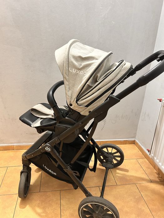 Продам прогулочную коляску Lux mom!