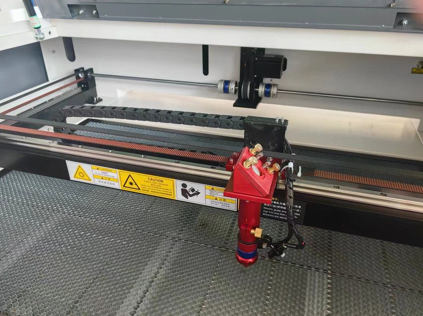 Лазерна резка ,таблички ,акрил ,фанера и прочее