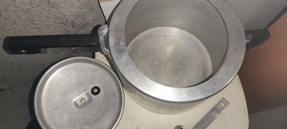 Продавам Тенджера под налягане