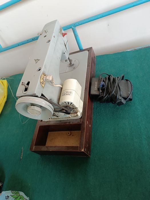 Tikuv mashinasi sotiladi