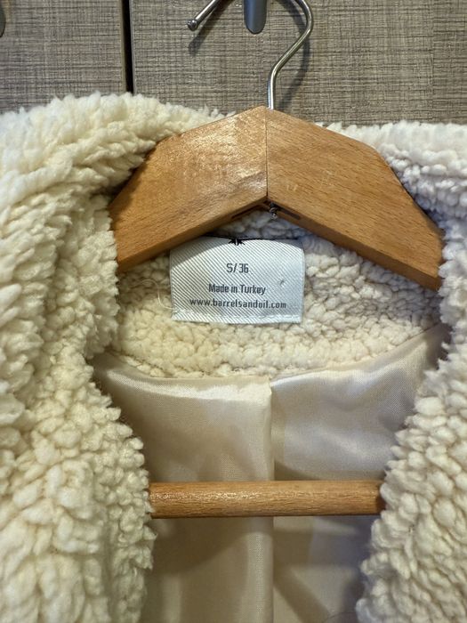 Меко палто в мръсно-бяло