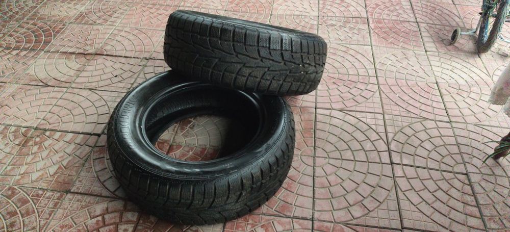 Зимние шины  265/60R18