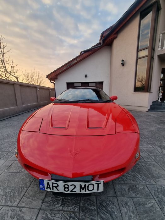 Pontiac Firebird masina de Epoca