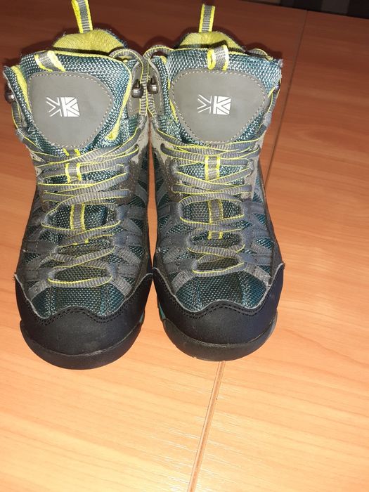 Туристически спортни обувки