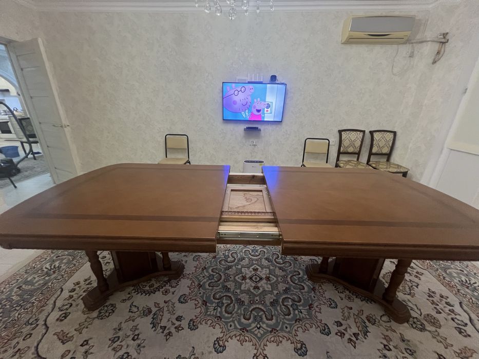 Стол гостинная..