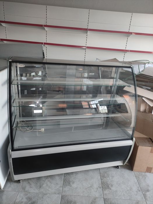 Витринный холодильник