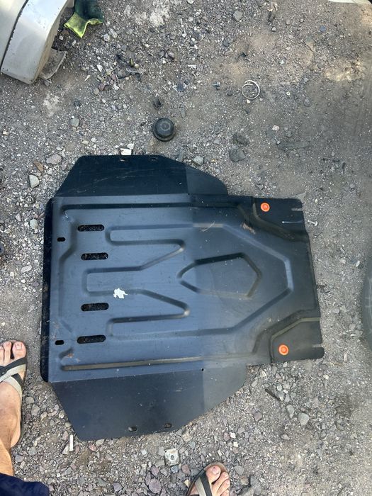 Защита двигателя  гольф 3 венто новая