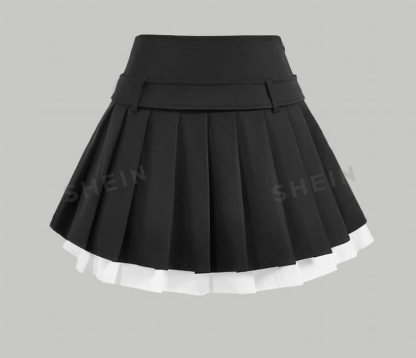 Дамска черна пола плисе с колан