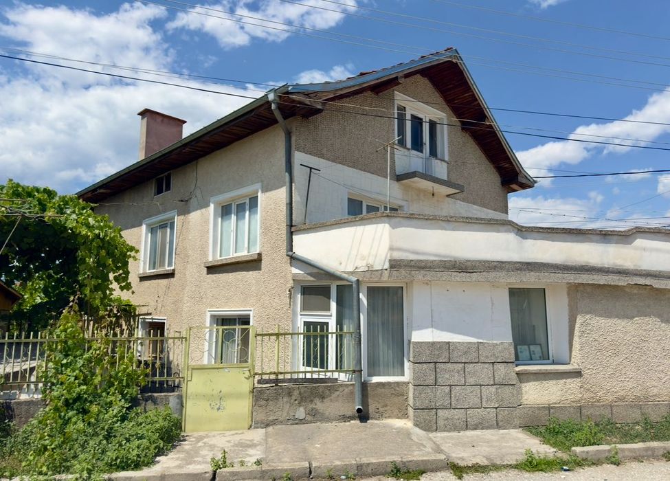 Продава се Къща в Костандово - 150 кв.м за 700 €/кв.м - Снимка #2