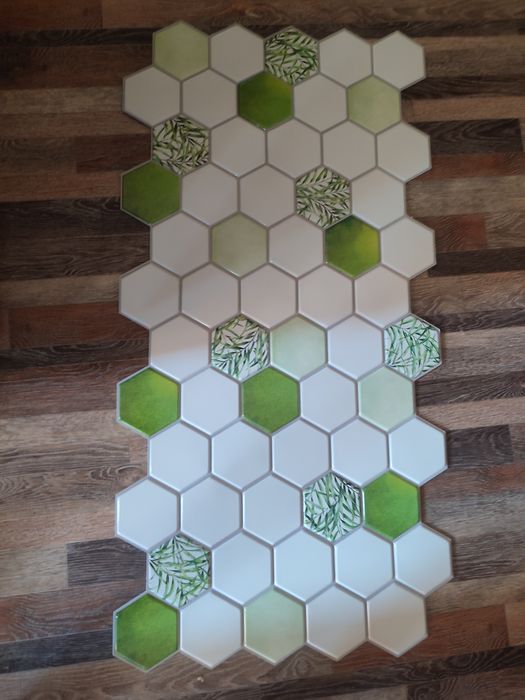 Плитка ПВХ новая.