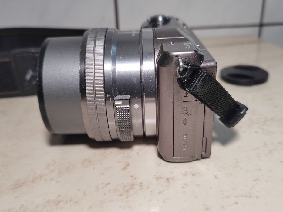 Camera mirrorless Sony A5100 kit cu obiectiv