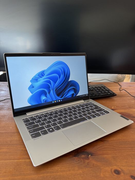 Laptop Lenovo i7 - 1165G7 , 16GB RAM, 512GB SSD