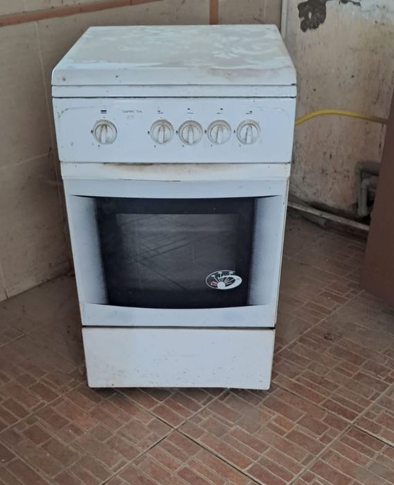 Газовая плита, ванна, печка, железки и котел