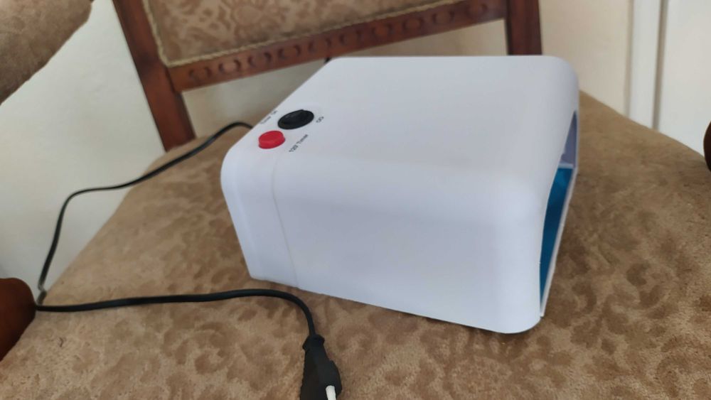 Лампа    за   ногти