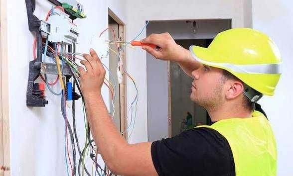 Electrician autorizat ANRE Bacău – instalații electrice / reparații/ tablouri electrice