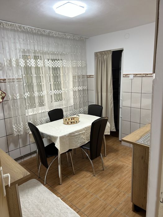 Inchiriez apartament