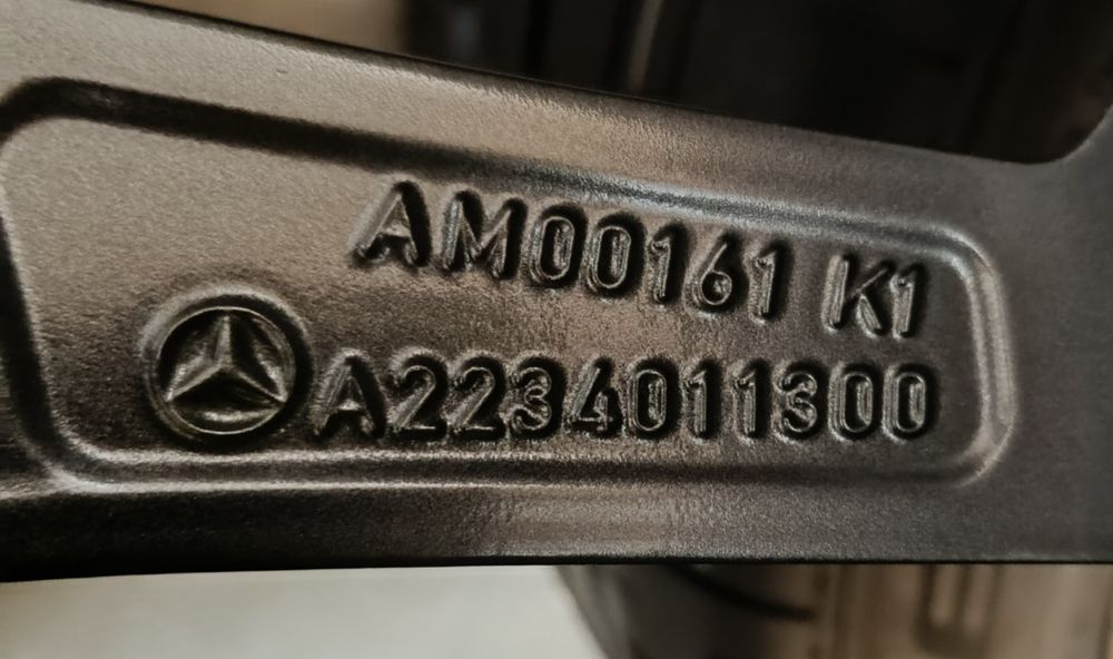 Оригинални джанти с гуми летни 19 цола Mercedes S klasse W223 дот 2025