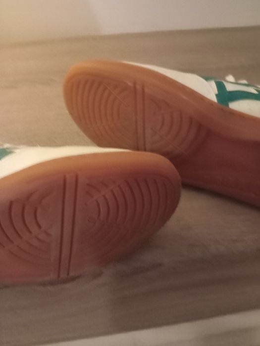 Adidași ASICS Skyhand OG originali, mărimea MĂRIME 42.5 – Stare excelentă/ca Noi