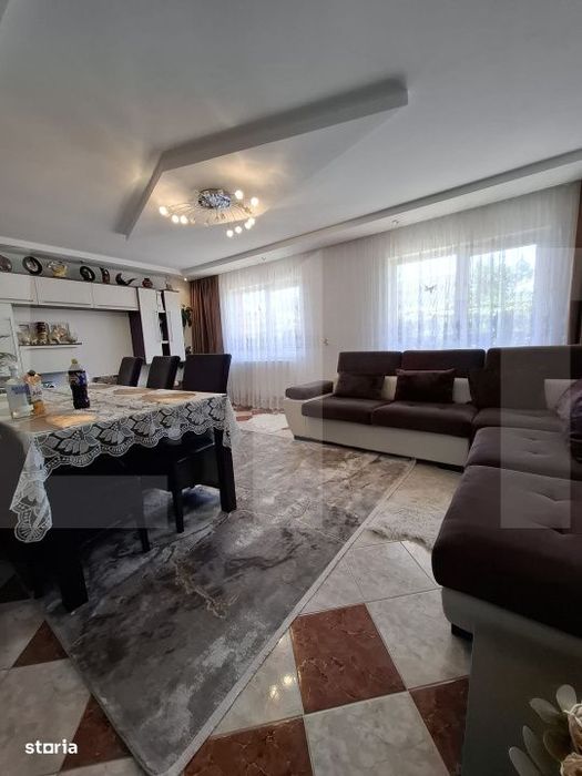 Vila spatioasa  – 300 mp utili, teren 4600 mp, DN in Brehuiesti