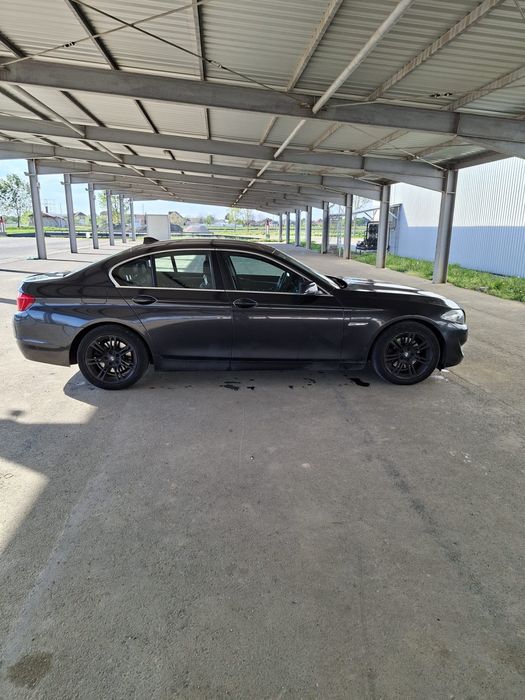 De vanzare BMW Seria 5 F10 2013, in stare buna, masina intretinuta, proprietar de 7 ani.