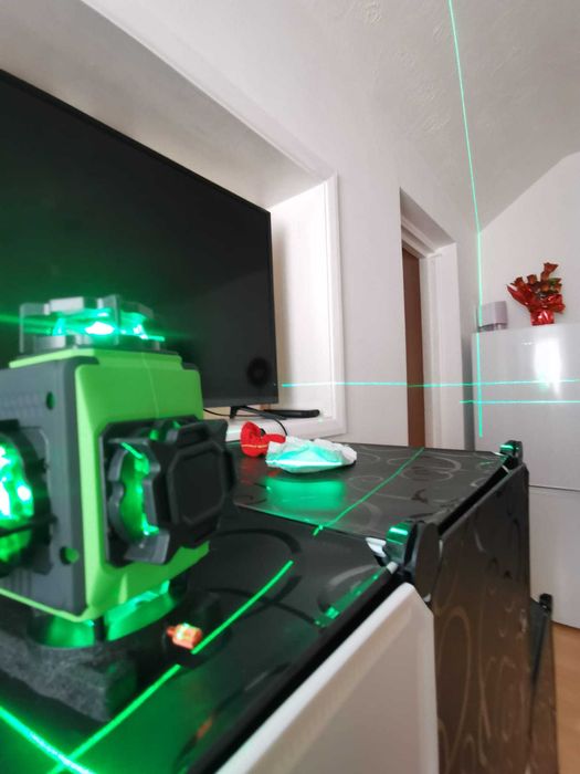 Nivela laser 4D,16linii,baterii,telecomanda,minitrepied,AUTONIVELARE