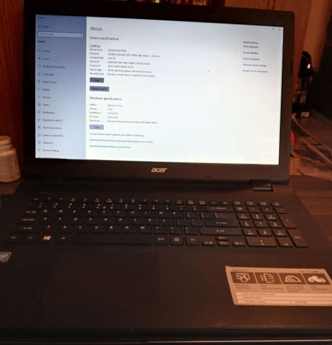 Acer Aspire ES 17 Impecabil