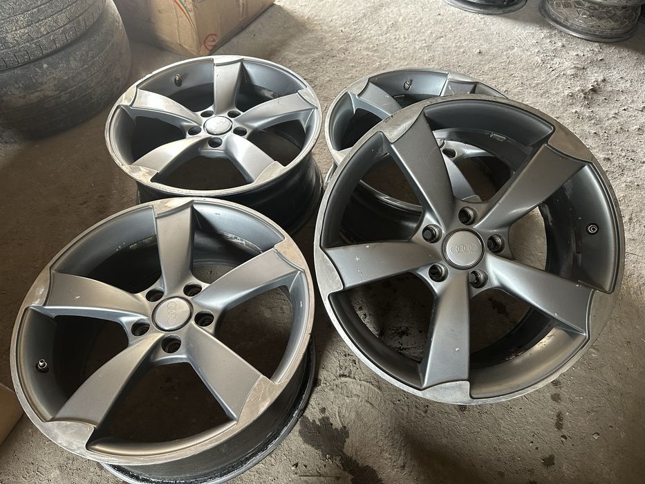 R18 PCD 5*112 Комплект легкосплавных дисков