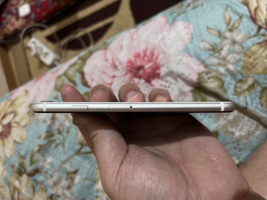 Айфон se 64 гб iphone