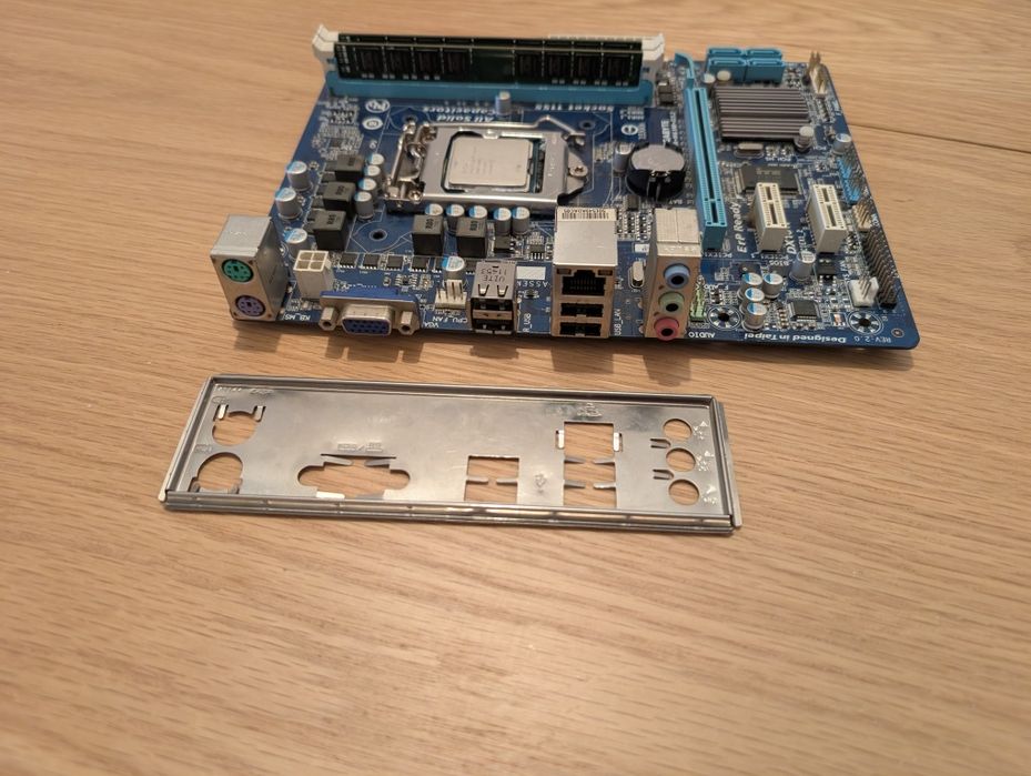 Intel I5 3570k + Gigabyte GA-H61M + 16GB DDR3