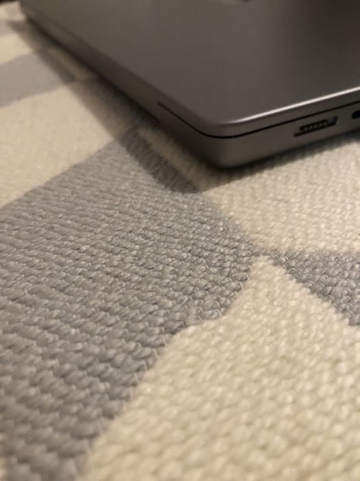 MacBook Pro 16 m2pro 512gb