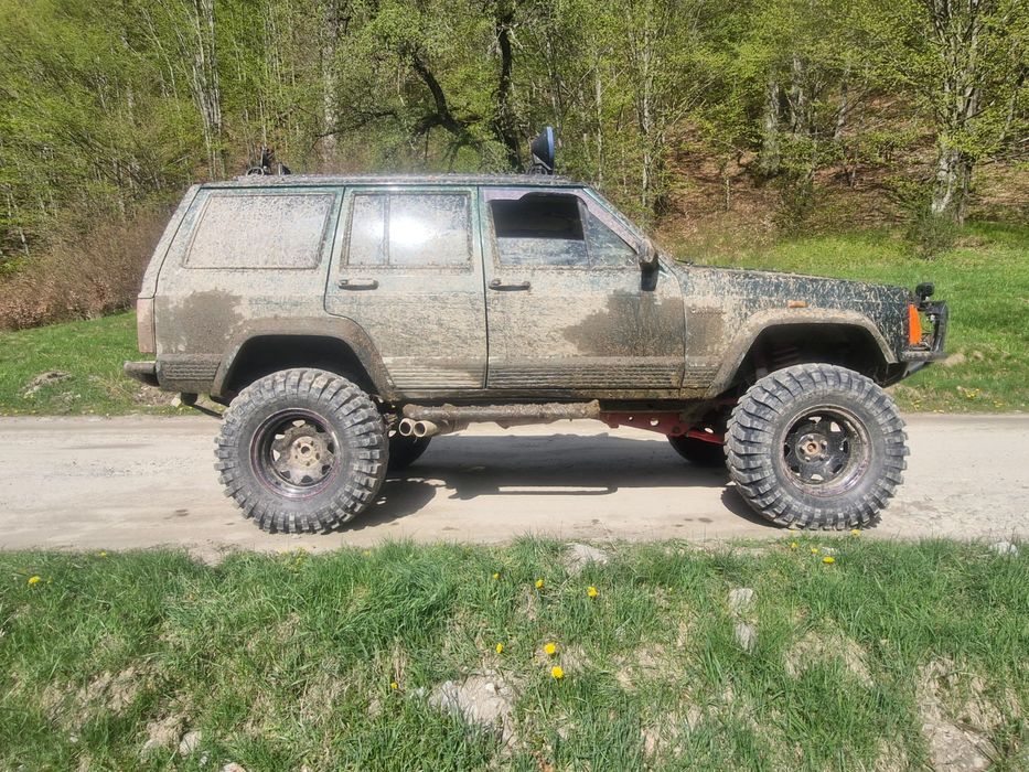 Vând jeep grand cherokee XJ 4.0