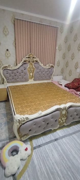 Спальная кровать
