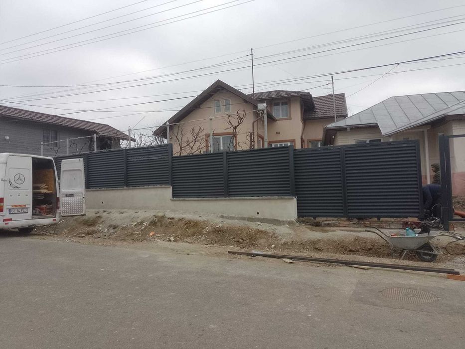 Garduri si porti stil jaluzea, sipca metalica, tabla cutata